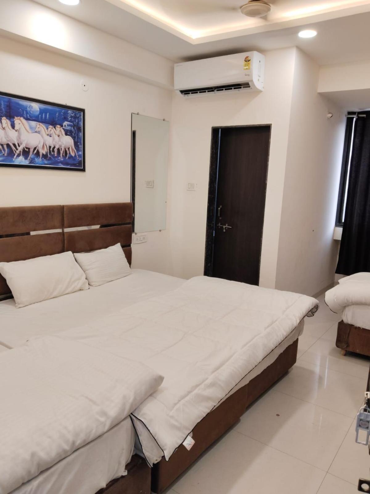 Hotel Kiwi Inn Vijaynagar Scheme 78 Indore Eksteriør billede